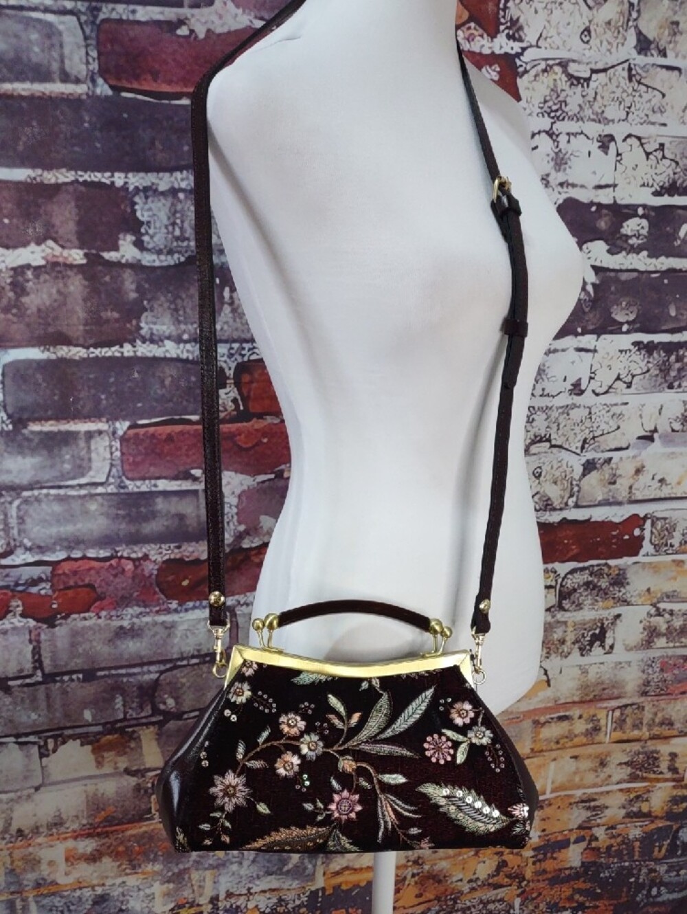 Patricia Nash "Kelmscott" Burgundy Embroidered Velvet Frame Bag - Picture 11 of 11